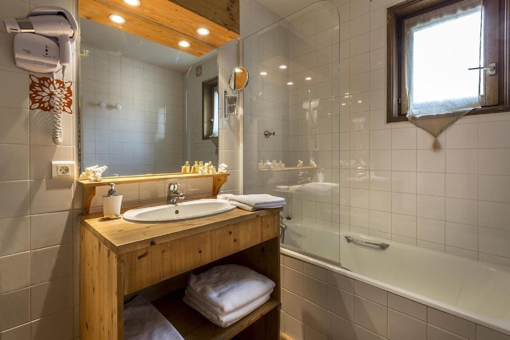 Madame Vacances Residence Alpina Lodge Val-dʼIsère エクステリア 写真